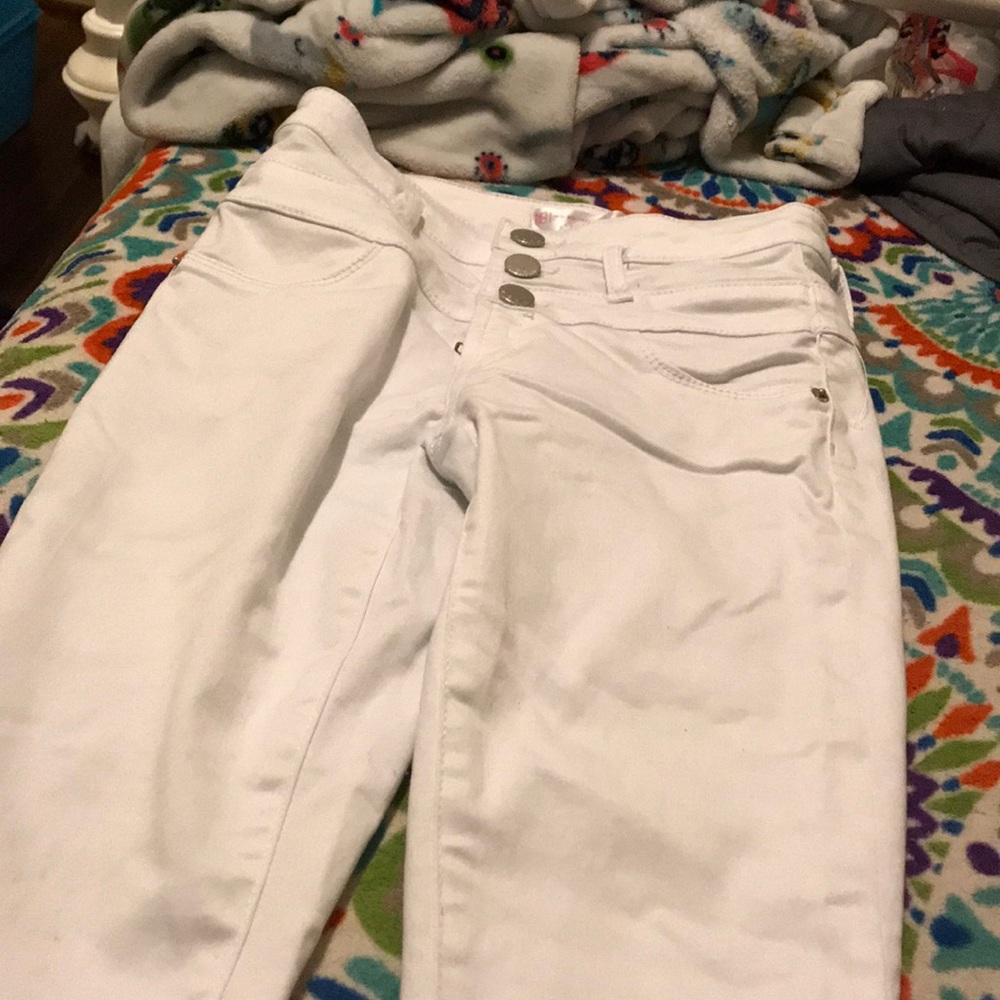 White high waisted jeans